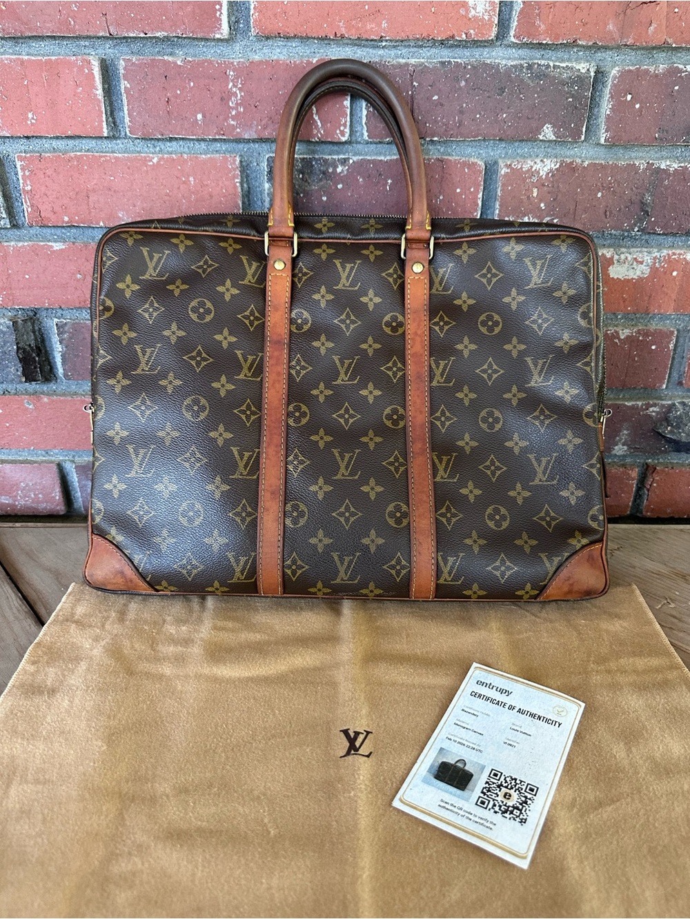 Vintage Louis Vuitton Brown Monogram
Porte Documents Voyage - Picture 16 of 16